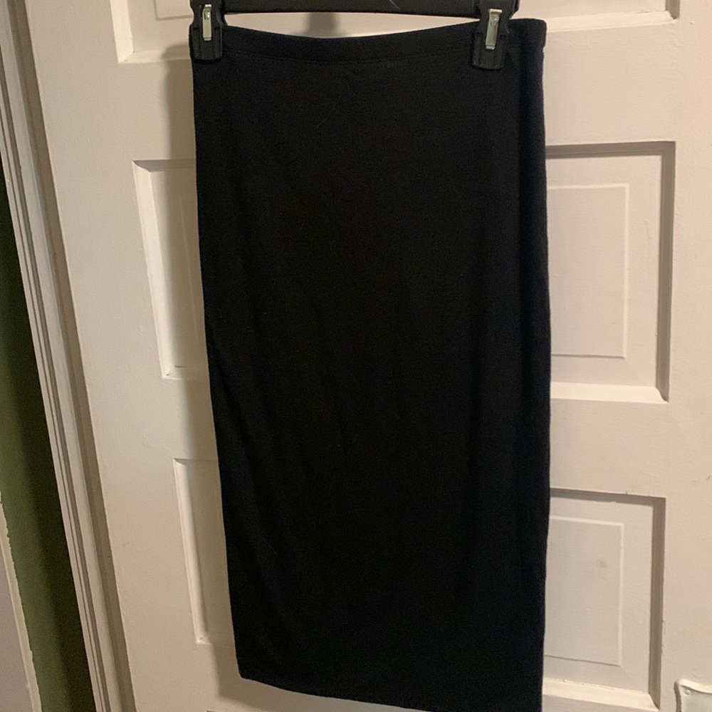 Express, black soft and warm midi skirt